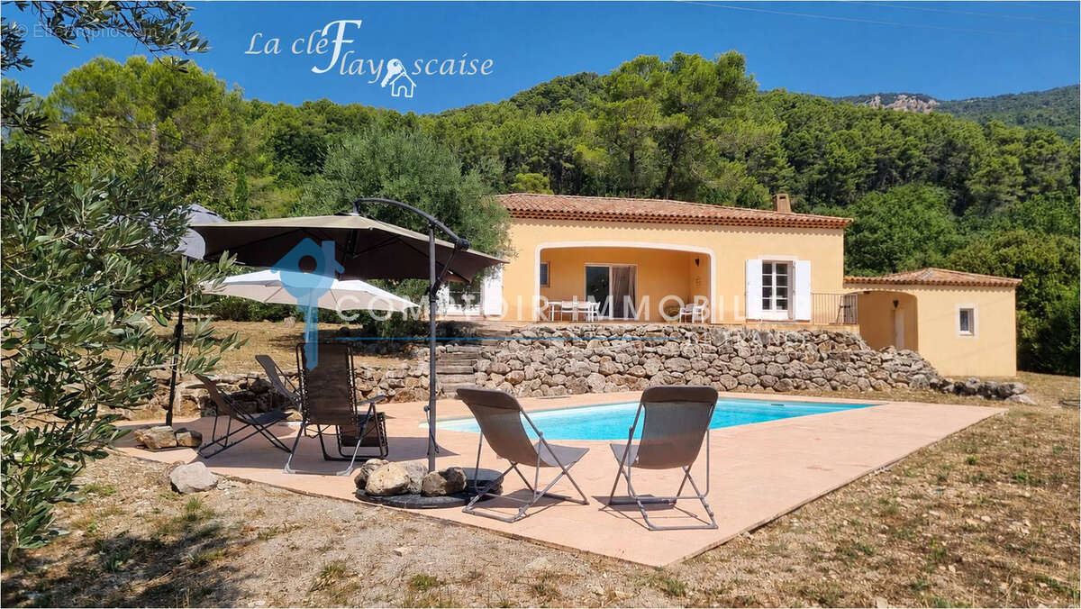 À VENDRE (83) - BARGEMON - Villa avec piscine et vue sur les collines - photo 13