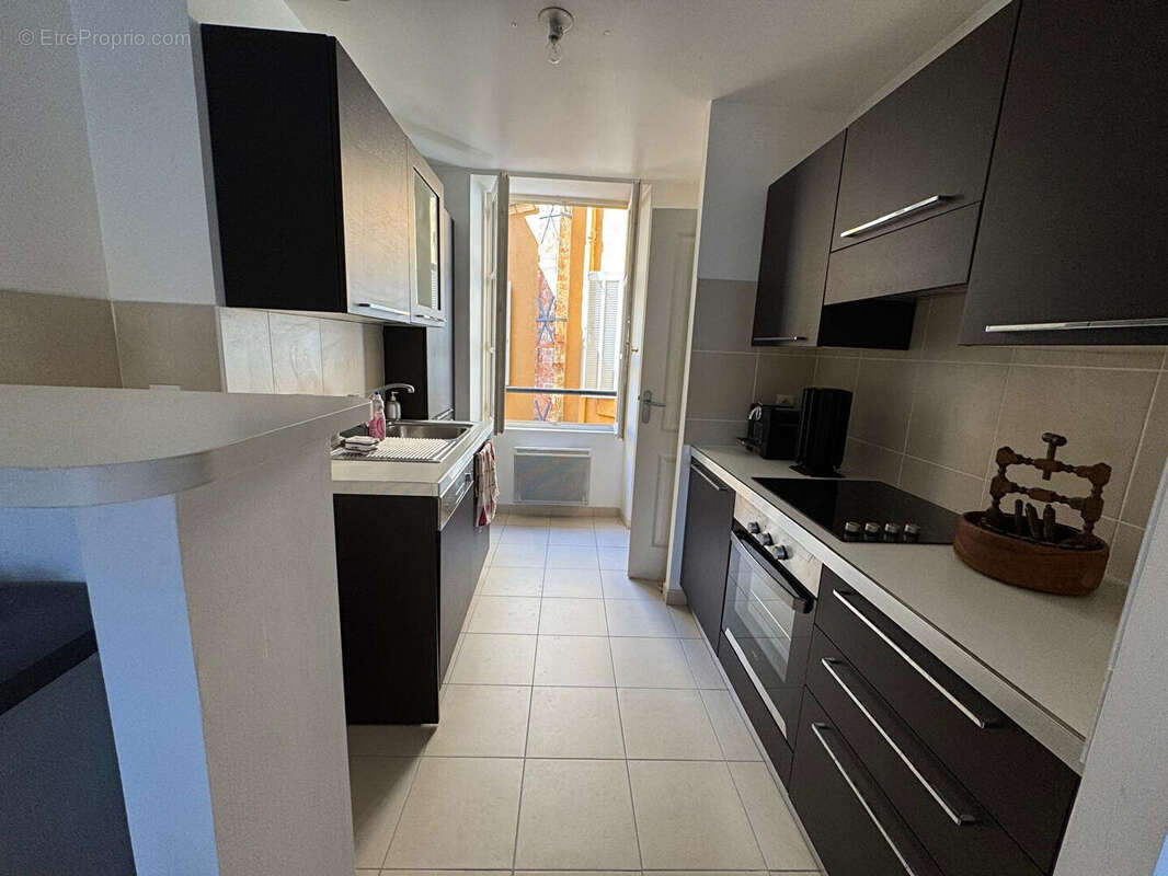 Appartement à MARSEILLE-2E