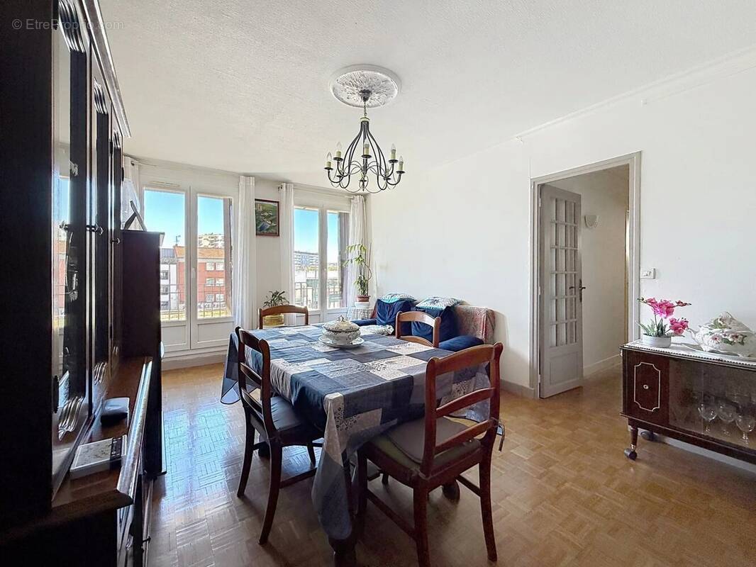 Appartement à EPINAY-SUR-SEINE