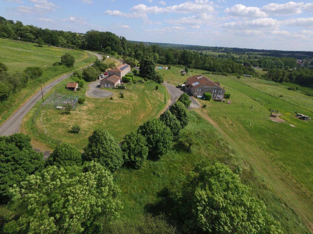 Maison à AVAILLES-LIMOUZINE