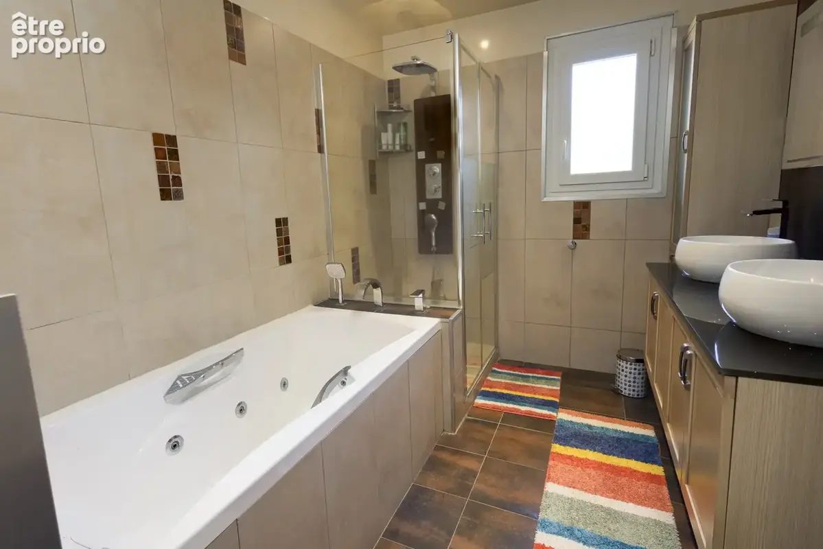 Maison 120 M2 Amberieux en Dombes piscine Garage - photo 7