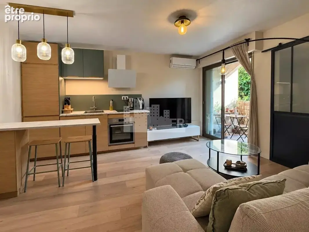 Nice / fleur : 2 pieces - dernier etage - renove - balcon - photo 2