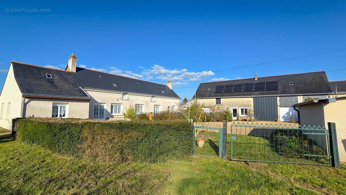 Photo 1 - Maison à VERNOIL