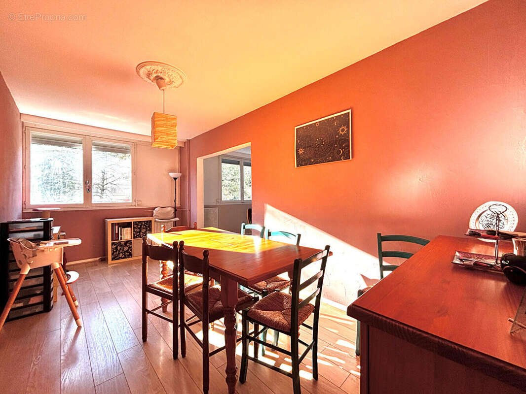 Appartement à SAINT-ETIENNE