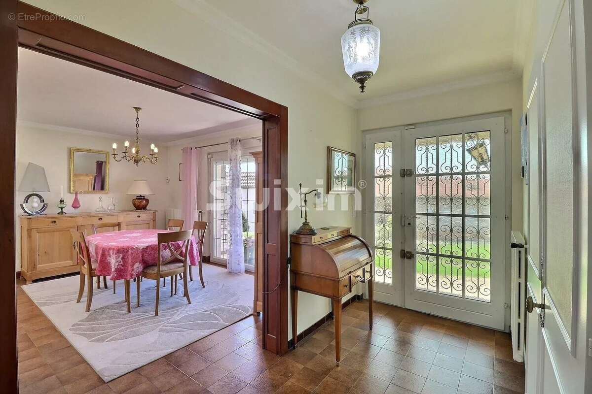 Maison à CRANVES-SALES
