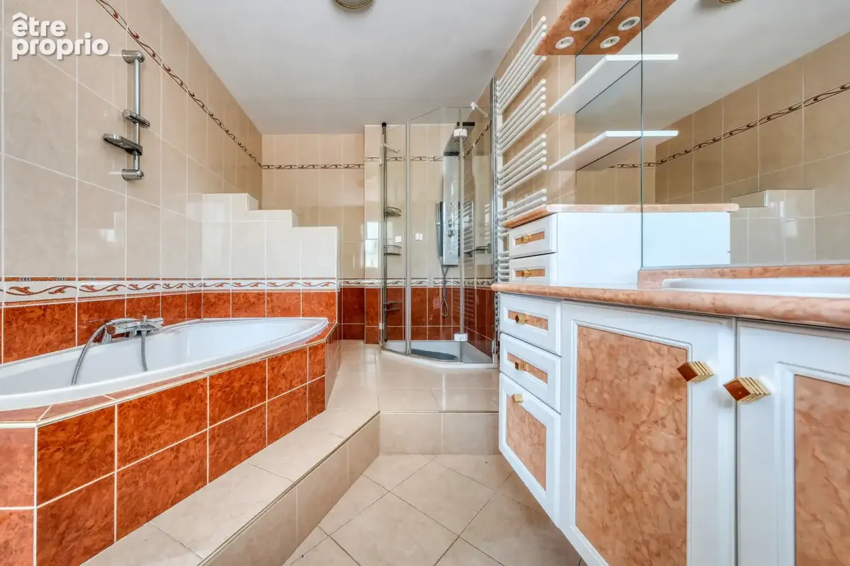 Maison familiale 10 pieces - 6 chambres - sous sol total - terrain de 1800m2 - photo 18