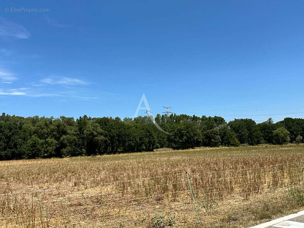 Terrain agricole de 8421 m2 avec eau vinon sur verdon - photo 4
