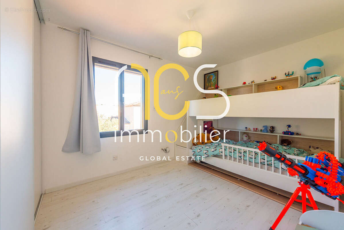 Maison à CHATEAUNEUF-LES-MARTIGUES
