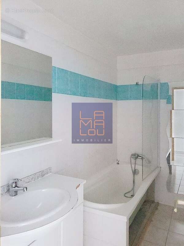 Appartement à LAMALOU-LES-BAINS