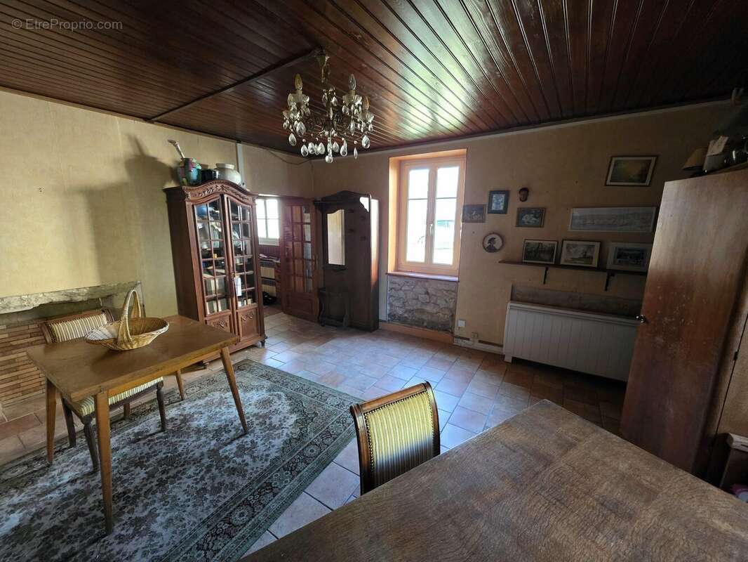 Maison à MAGNY-SAINT-MEDARD