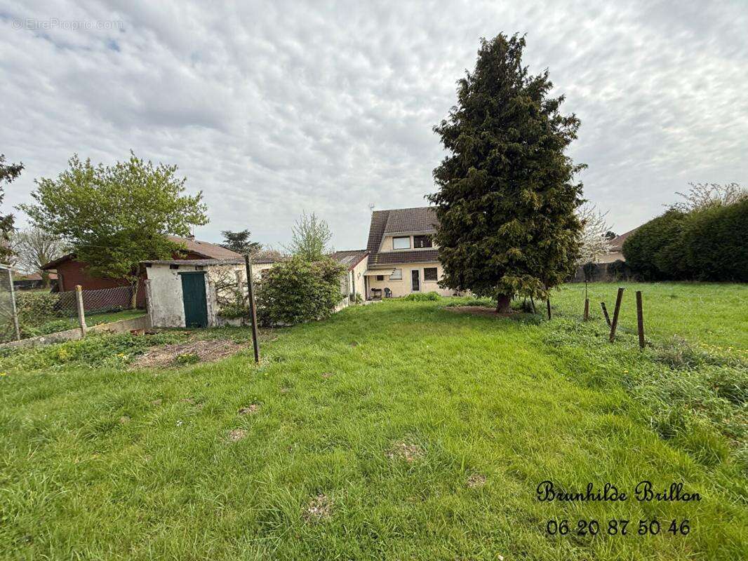 Maison à FAMPOUX