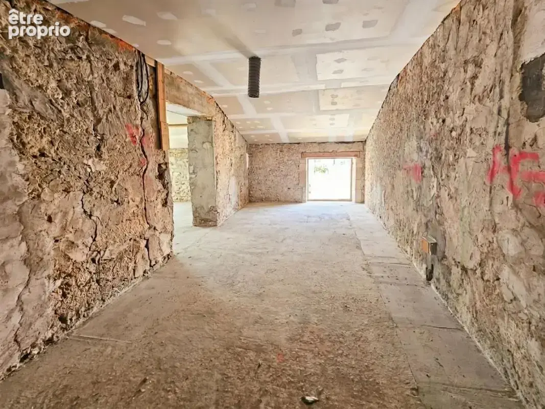 À Vendre à Montfrin - Maison de village de 85m² avec terrasse tropézienne - photo 2