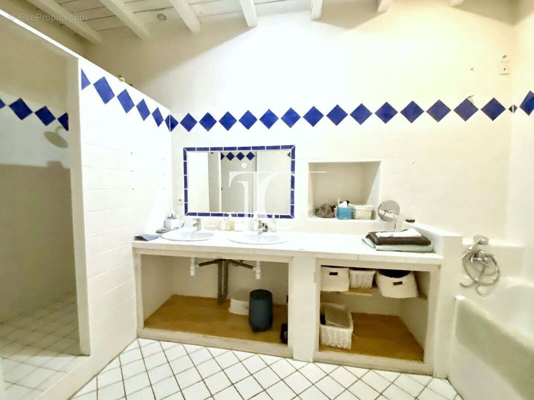 Maison à ALLEGRE-LES-FUMADES