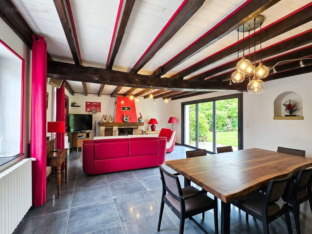 Maison à SAINT-JULIEN-SUR-VEYLE