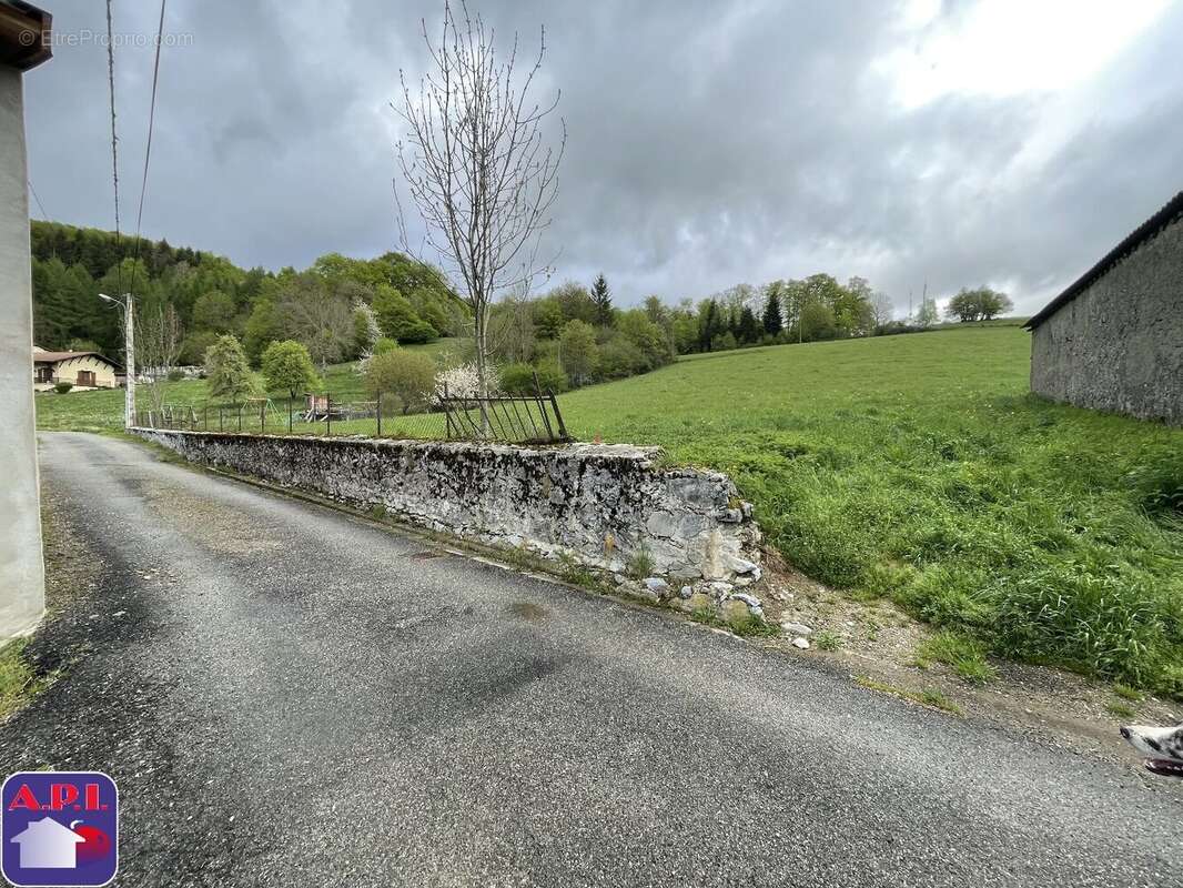 Terrain 799 m² à Roquefeuil  - photo 5