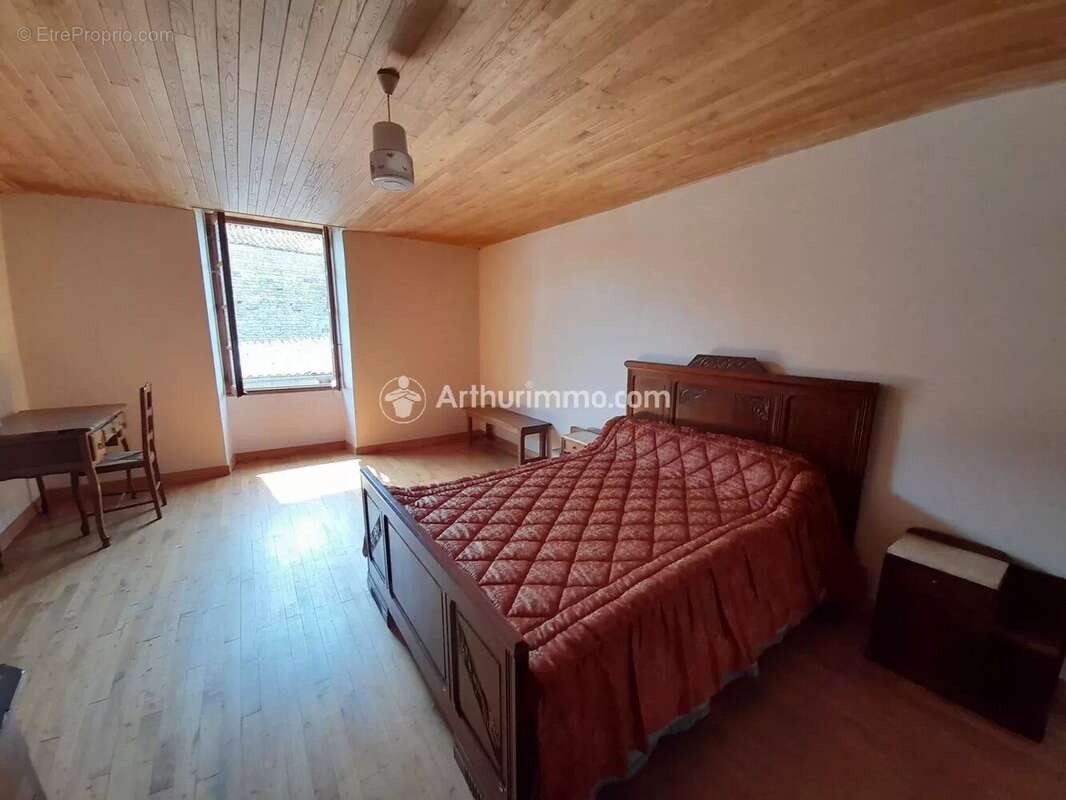 Maison à DAMPIERRE-SUR-BOUTONNE