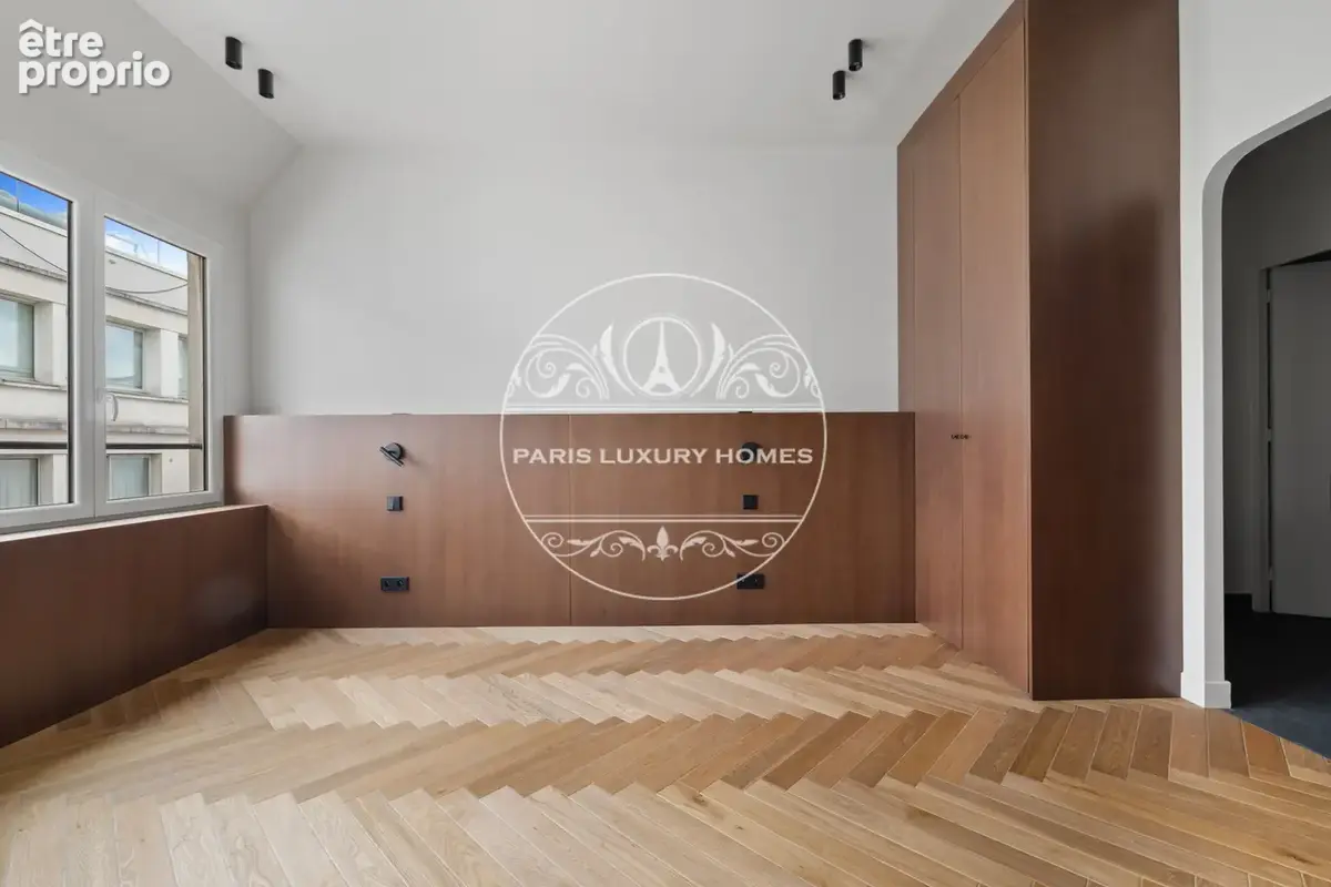 Magnifique duplex rénové avec vue à Paris 8ème ! - photo 16
