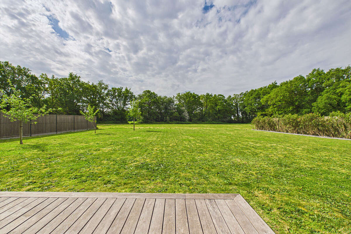 Maison Contemporaine de 2018 - 126 m² - 1325 m² de terrain - Bourg Sous la Roche - photo 17