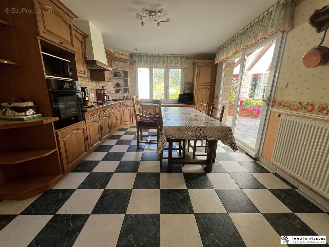 Maison 257 m² à Huclier  - photo 8