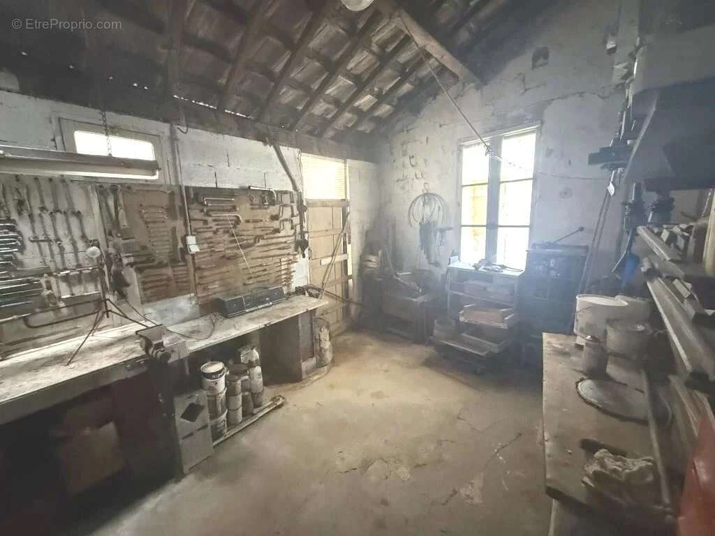 Exclusivité : maison de village de type 3 avec jardin, garage et combles aménageables - photo 5