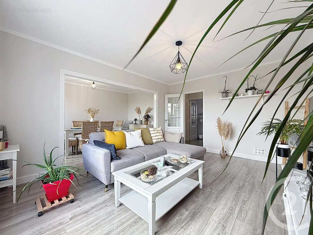 Appartement à SAINT-JULIEN-LES-VILLAS