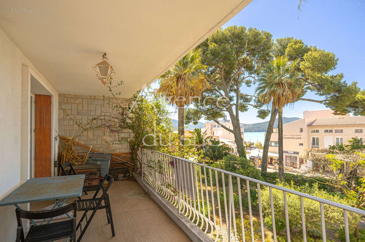 Appartement à SAINT-CYR-SUR-MER