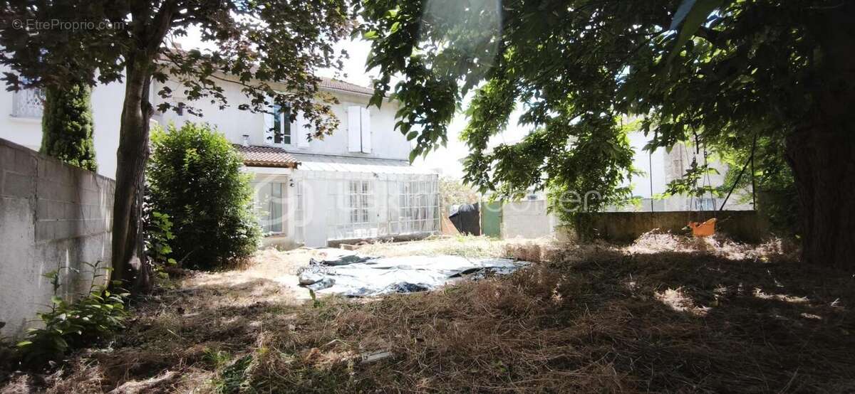 Maison t5 d’une superficie de 132 m2- terrain 323 m2- piscinable- 4 chambres- garage-faible taxe foncière - photo 3