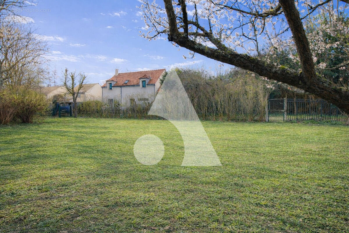 Terrain à BUTRY-SUR-OISE