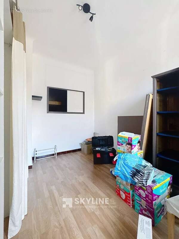 Appartement à MARSEILLE-4E