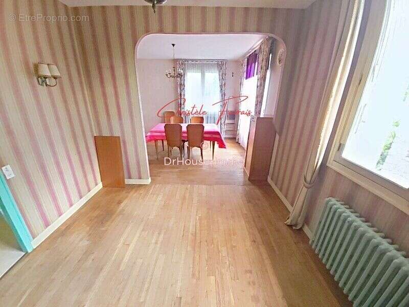 Maison à LOUVIGNE-DU-DESERT