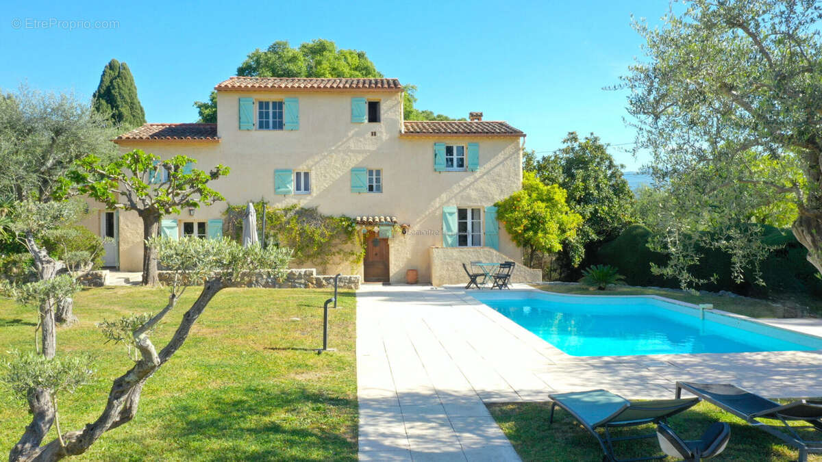 Mas Grasse saint Jacques 170 m² avec jolie jardin et piscine - photo 7