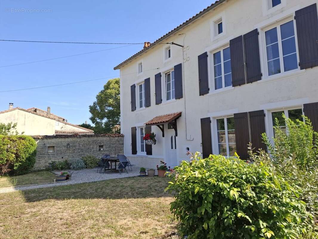 Charmante Maison de Village à Loubillé - photo 3