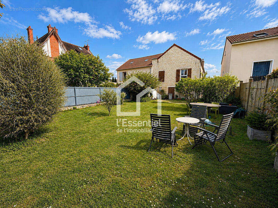 Appartement à VERNEUIL-SUR-SEINE