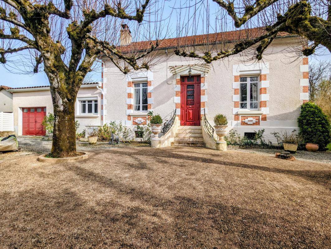 Maison à SARLIAC-SUR-L'ISLE