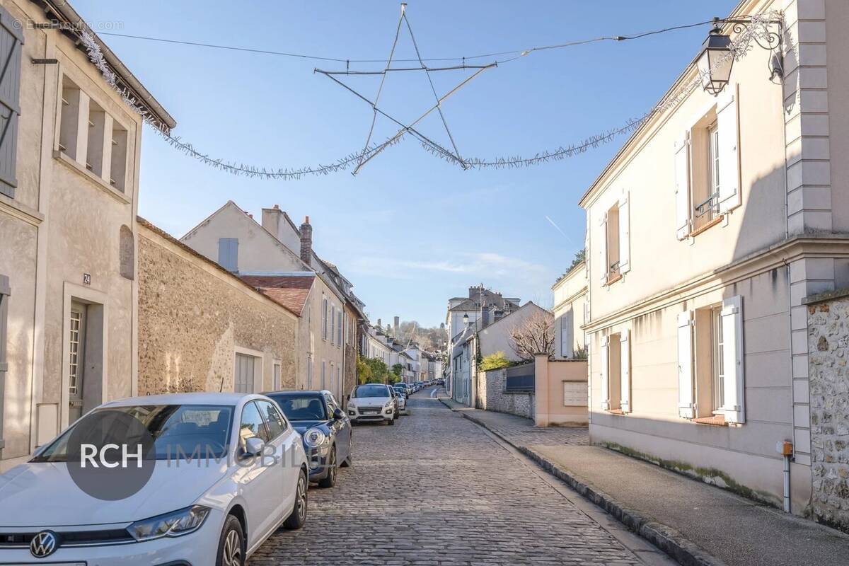 Terrain à MONTFORT-L&#039;AMAURY