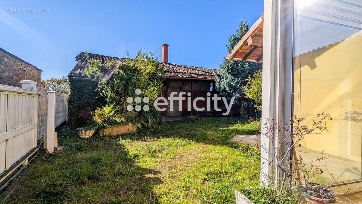 Maison à PONT-DE-VAUX