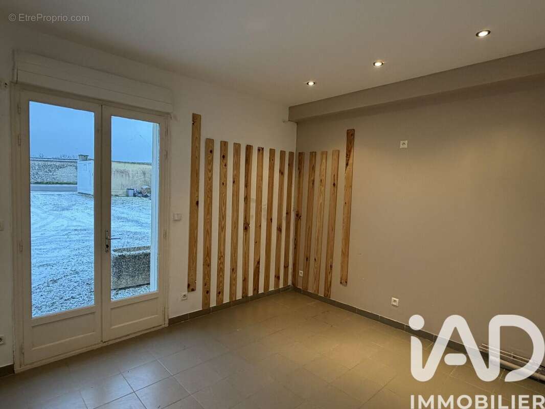 Maison 223 m² à Champlay  - photo 6