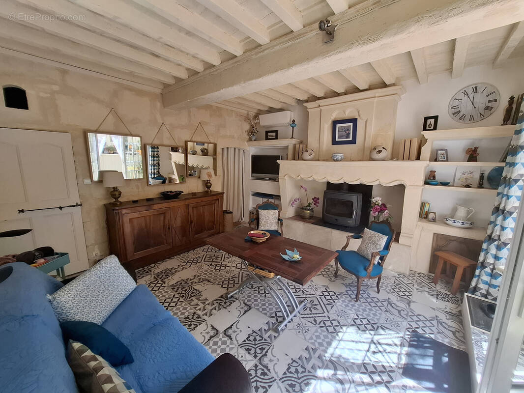 Maison à FONTVIEILLE