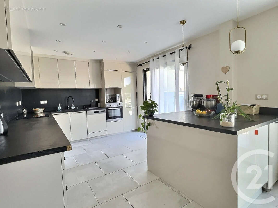 Maison 148 m² à Aulnay-Sous-Bois  - photo 4