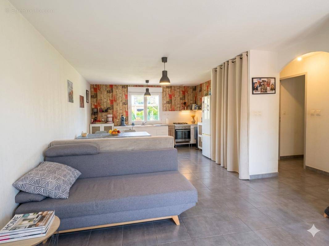 Appartement à MORESTEL