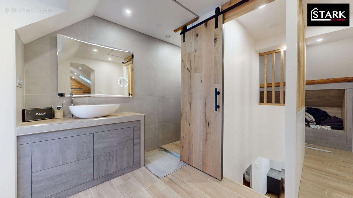 Maison à MONTBOUTON