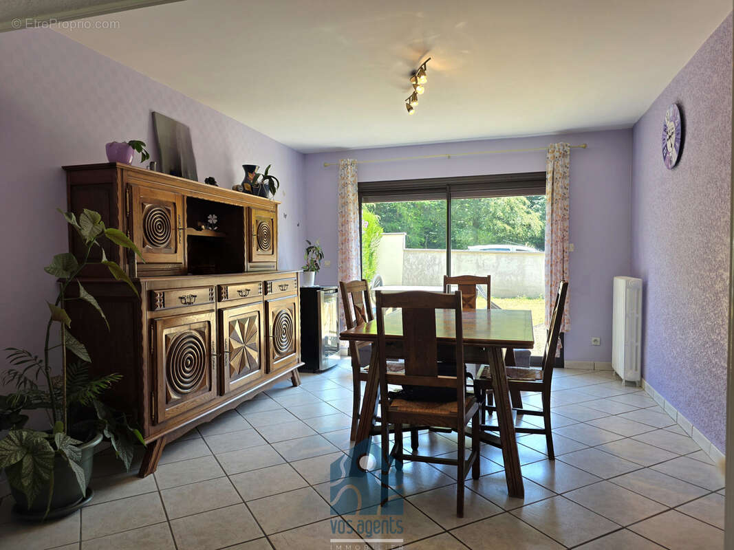 Maison plain-pied avec terrasse, garage et annexes - photo 3
