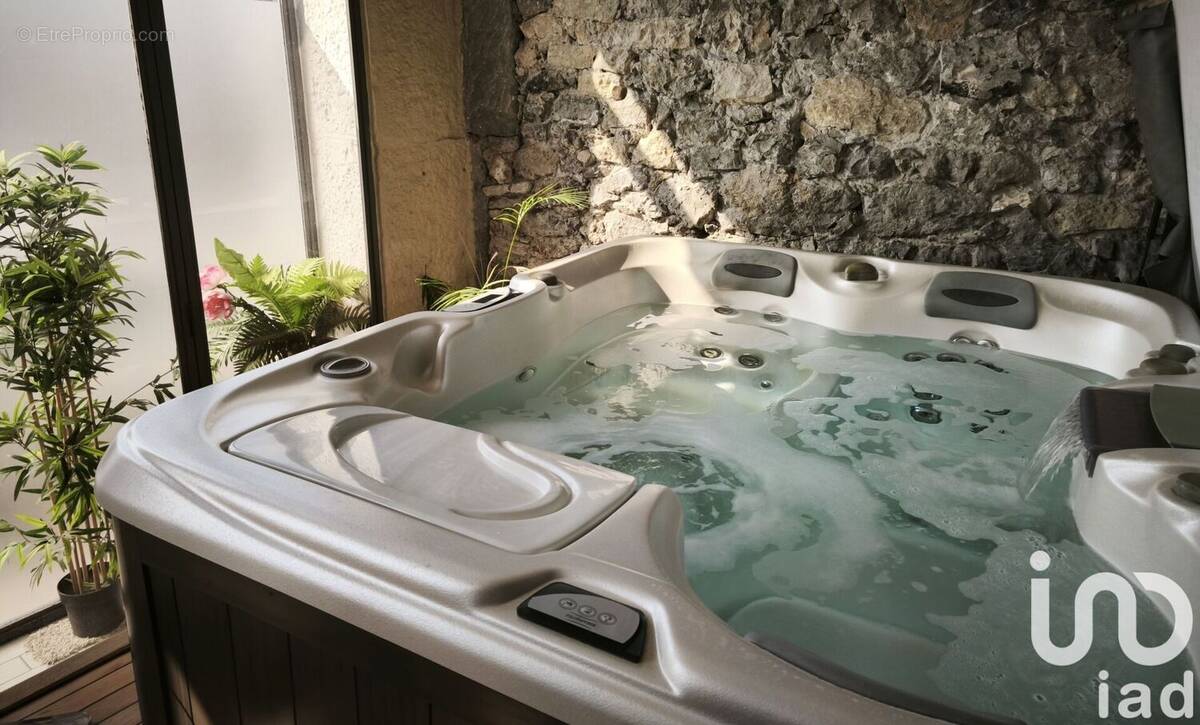 Photo 1 - Commerce à GRENOBLE