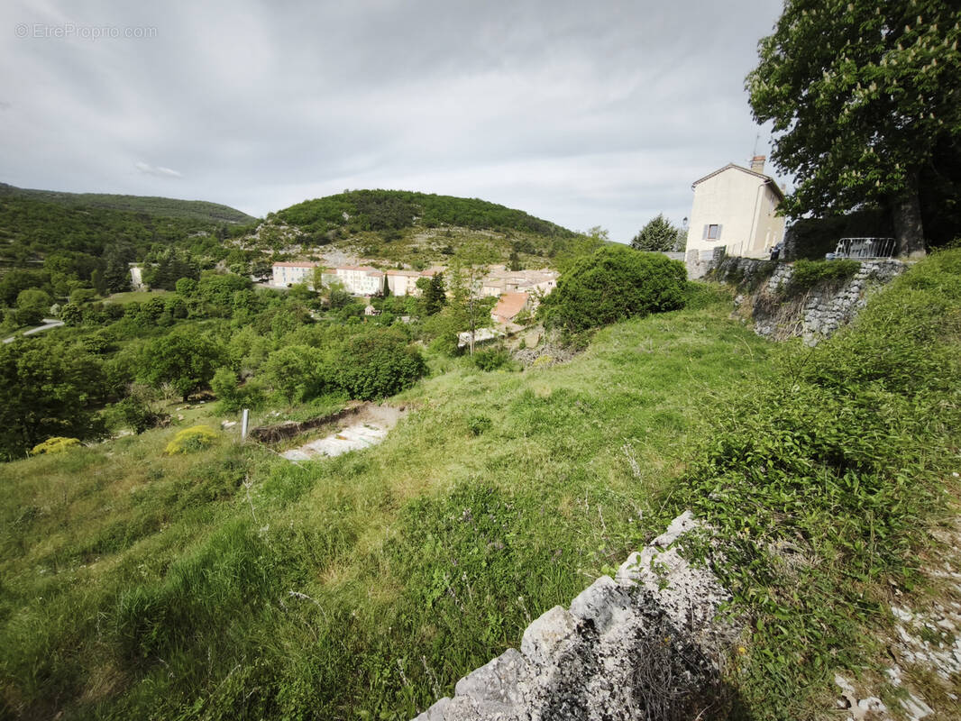 Terrain à COMPS-SUR-ARTUBY