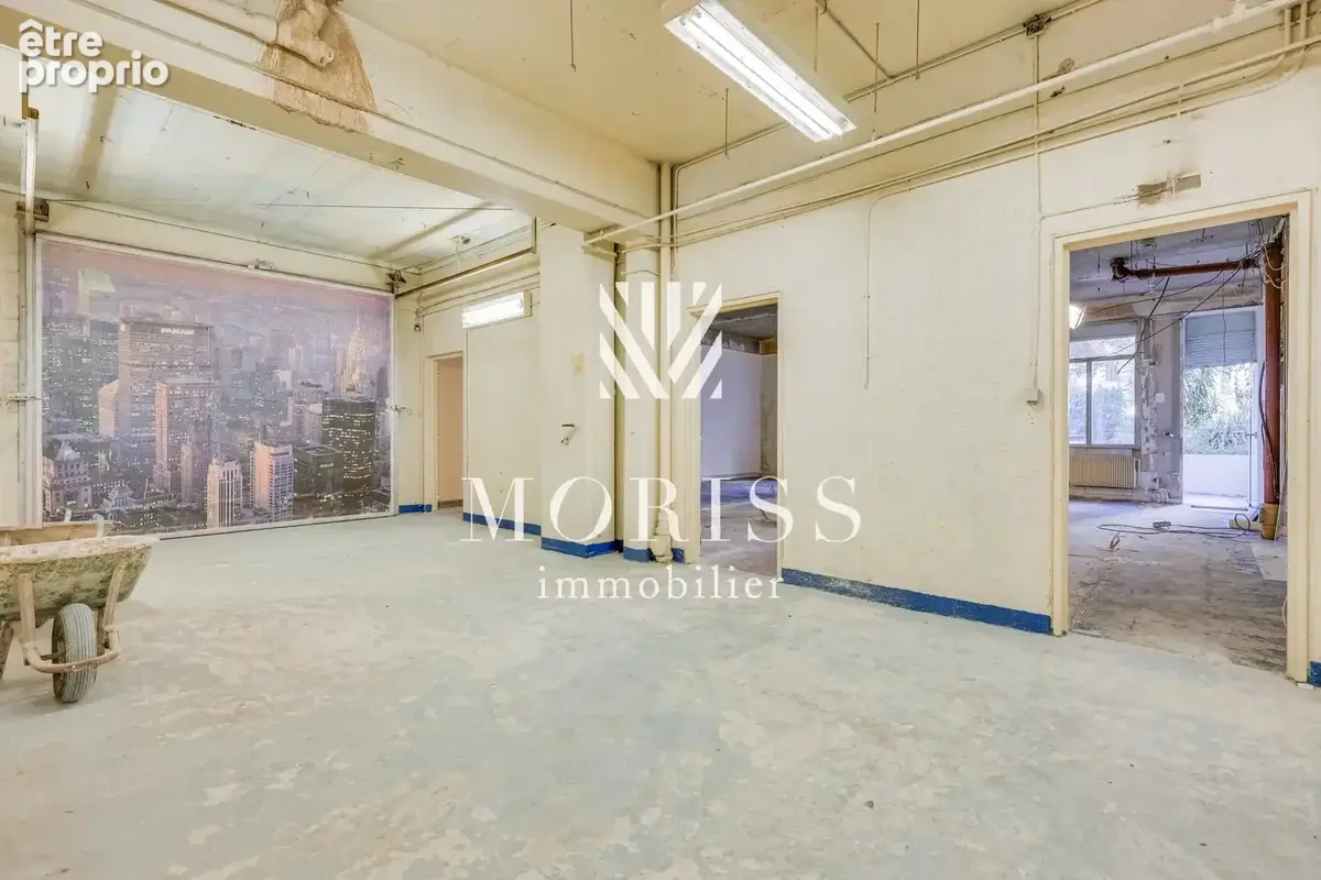 Local commercial de 280 m² – Rue Duhesme – Fort potentiel - photo 9
