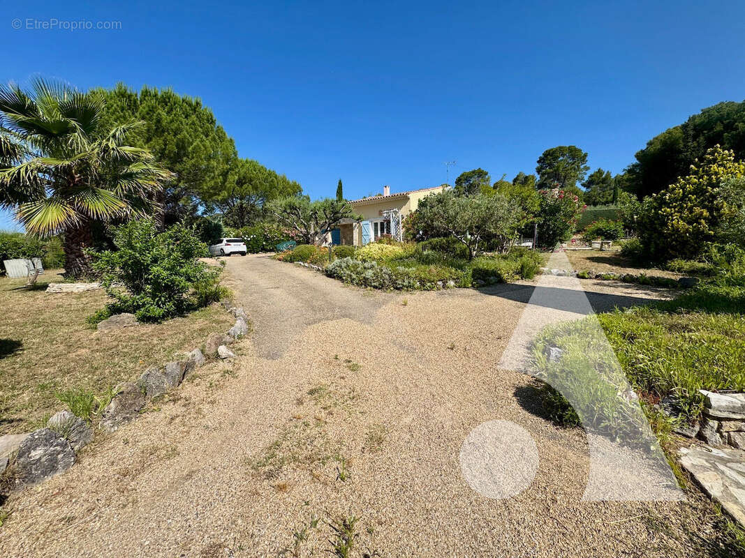 Maison à VILLECROZE