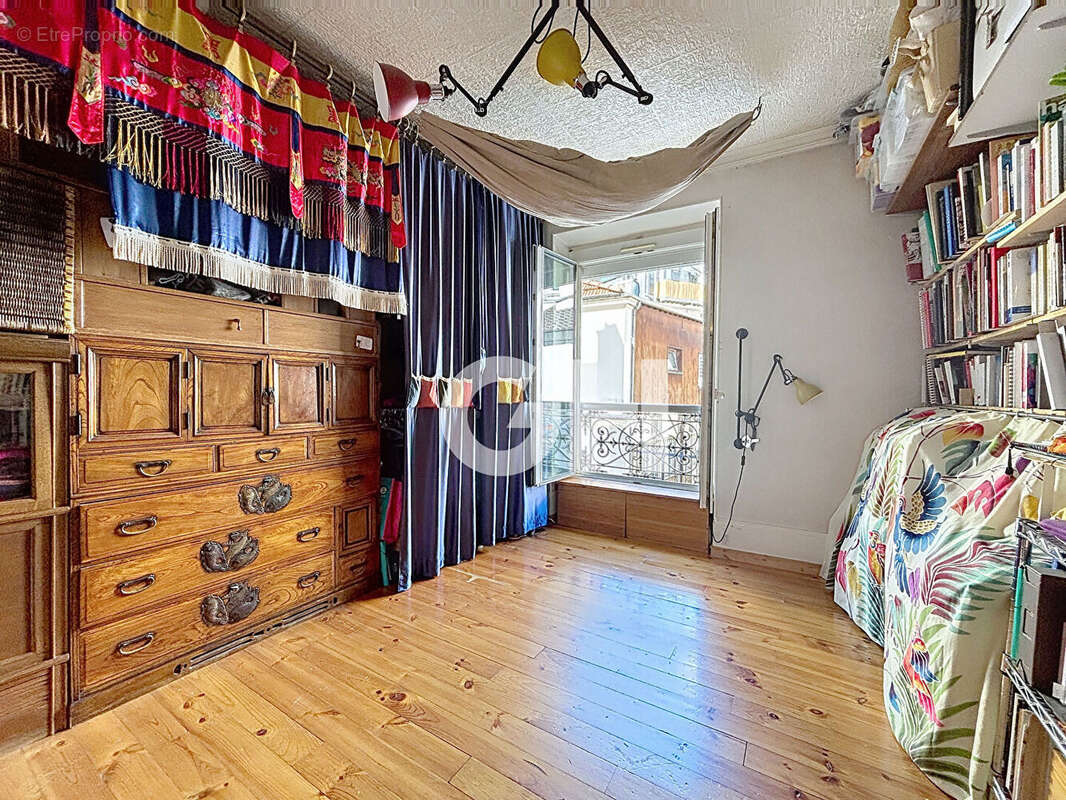 Appartement à PARIS-20E