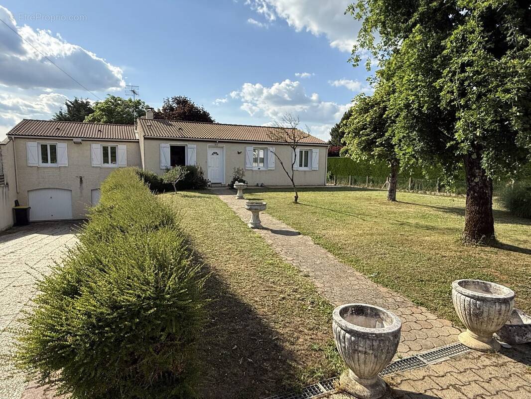 Maison à TAPONNAT-FLEURIGNAC