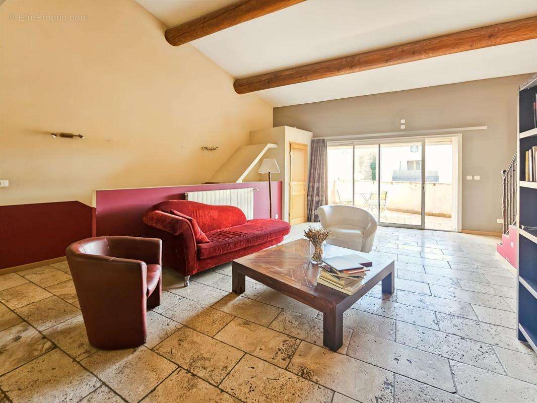 A vendre à Collias - Maison de village de 85m2 + atelier de 66m² - photo 8