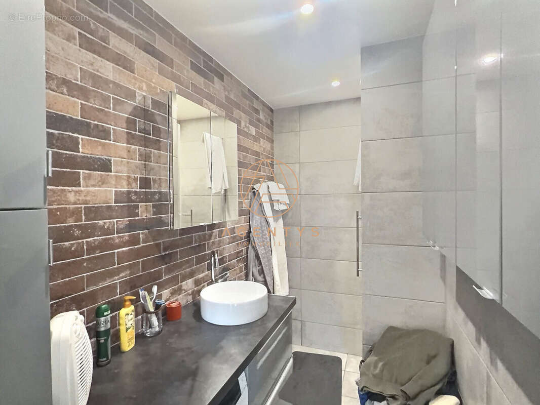Appartement à SAINT-MAUR-DES-FOSSES